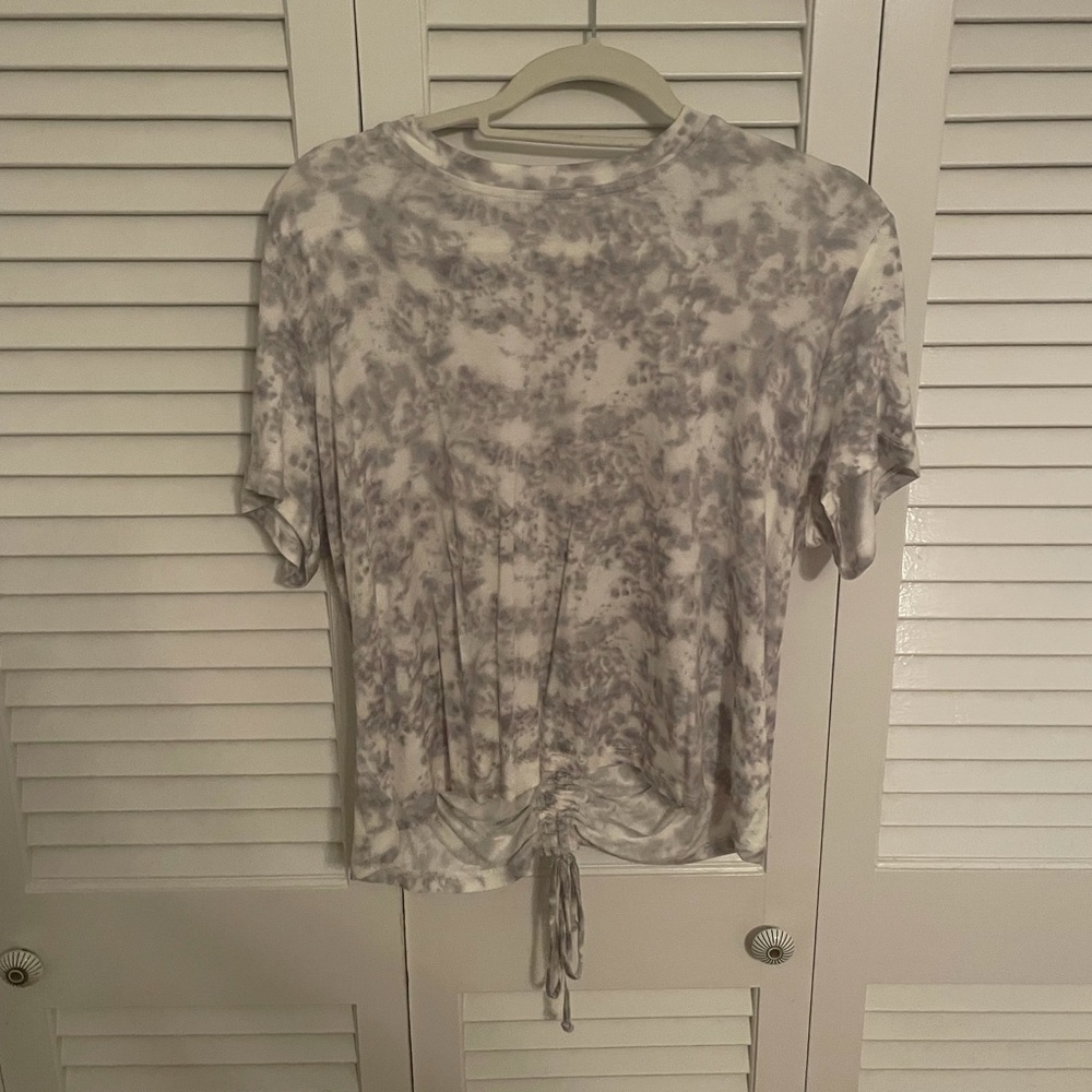 Grey and White cropped tee!